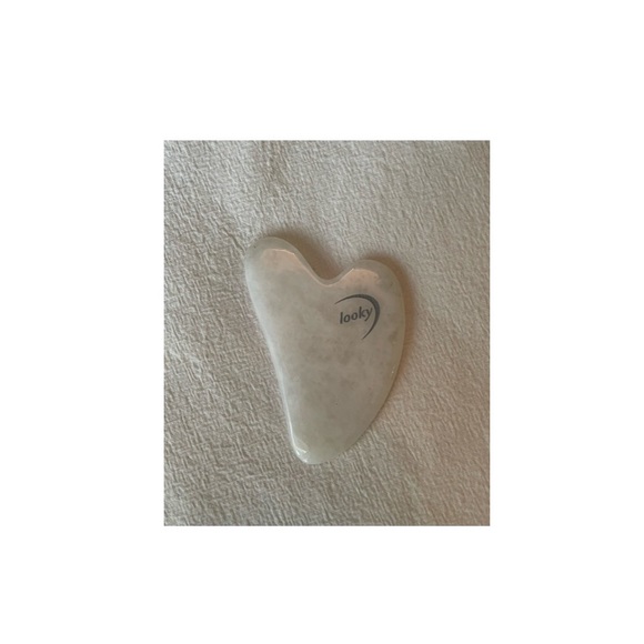 Looks - NWOT White Jade Gia Sha - Picture 3 of 6